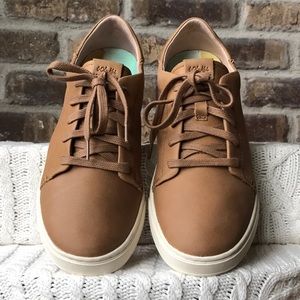 OluKai Pehuea Li lil Convertible Sneaker Size 8